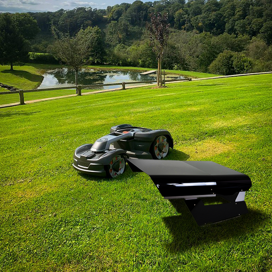 Robot Lawn Mower Garage Neo Targa AWD Idea Mower - Main Image