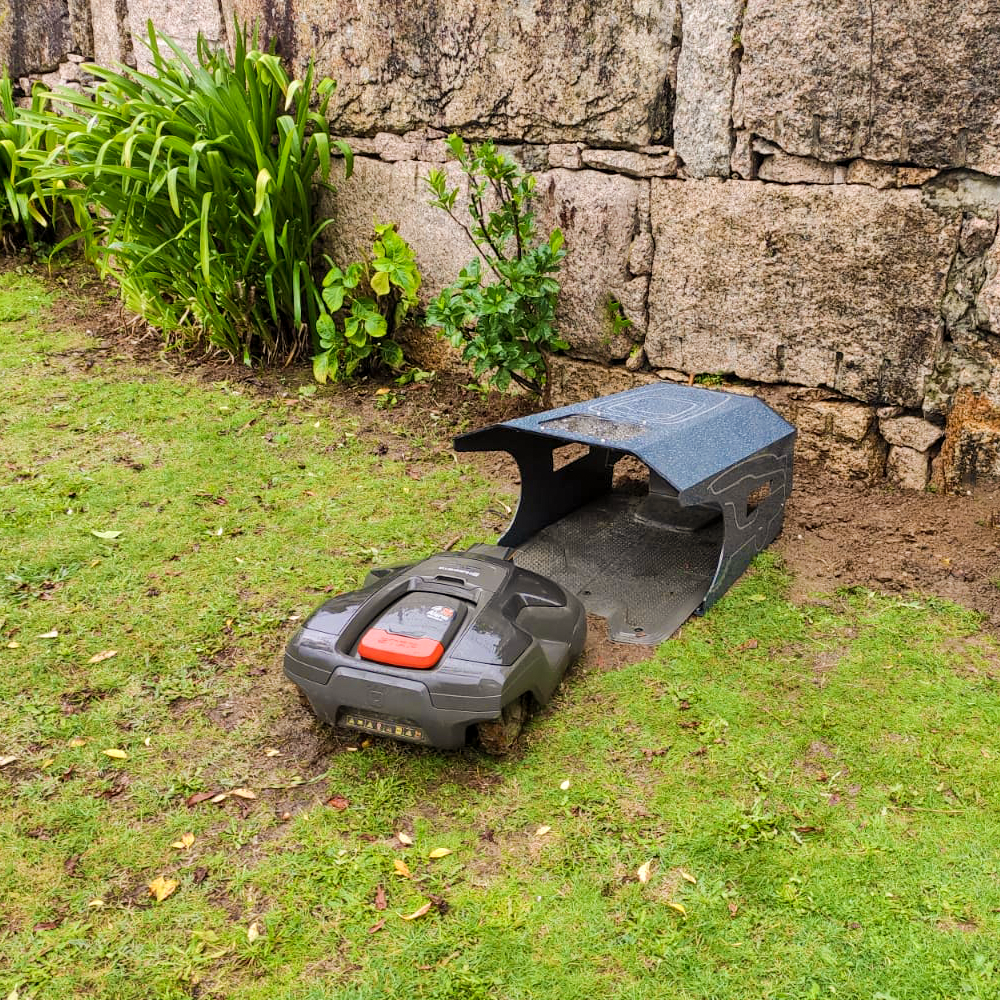olly Garage Ultimate Lawn Mower Robot Garage for Husqvarna Series 300 Idea Mower