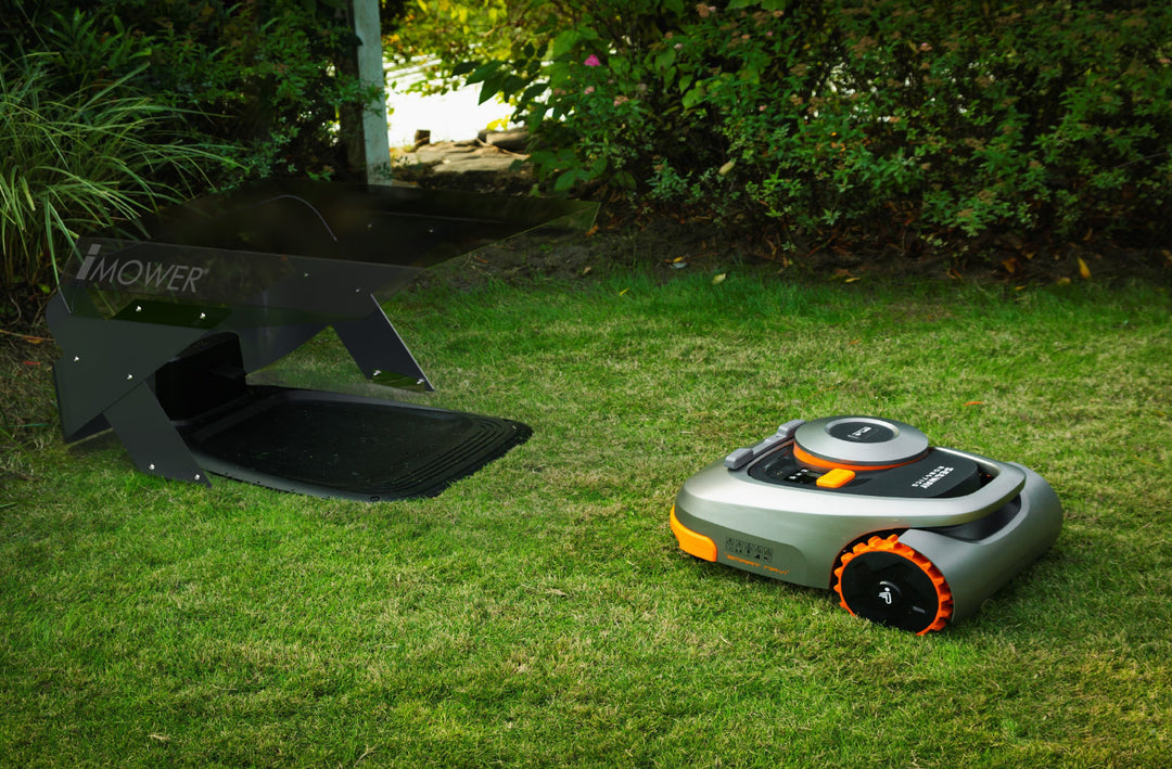 Möbius L garage for RTK Vision lawnmower robot Idea Mower