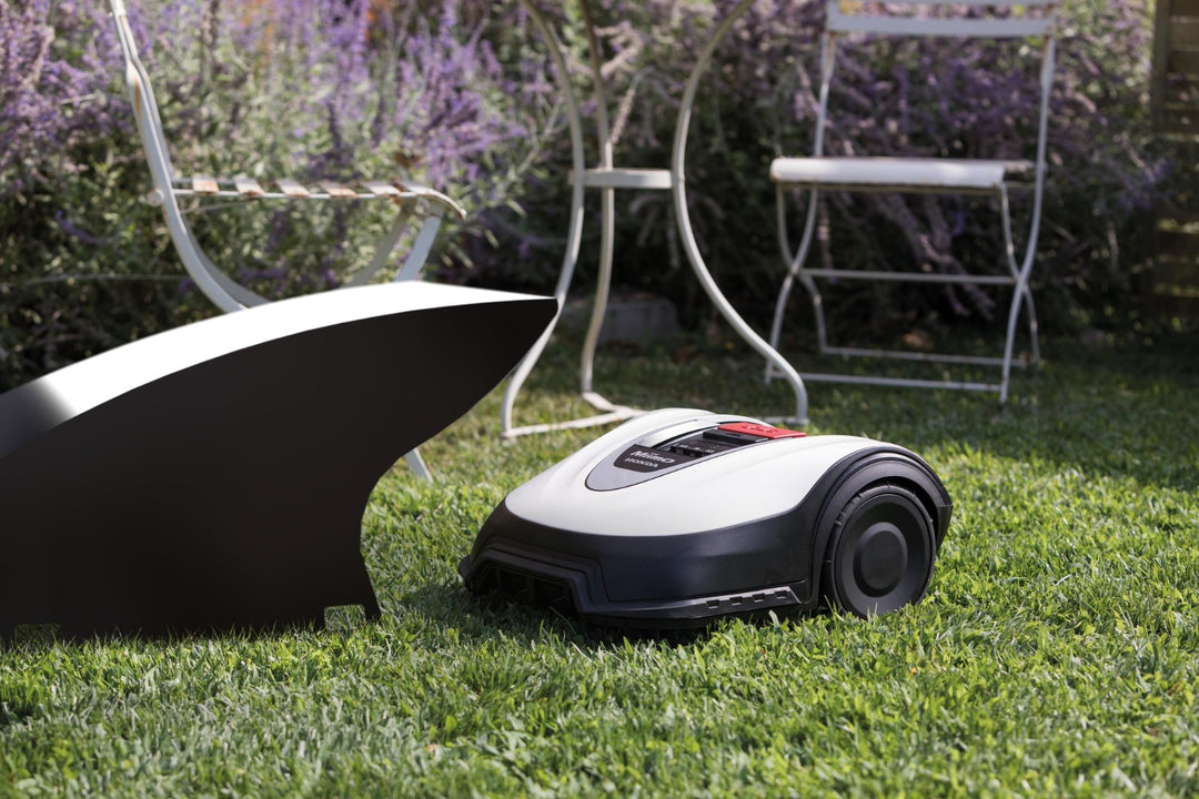 Shell garage for small lawnmower robot Idea Mower